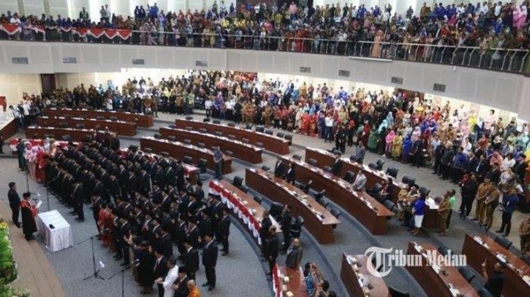 Suasana-rapat-paripurna-anggota-DPRD-Provinsi-Sumatera-Utara_.jpg
