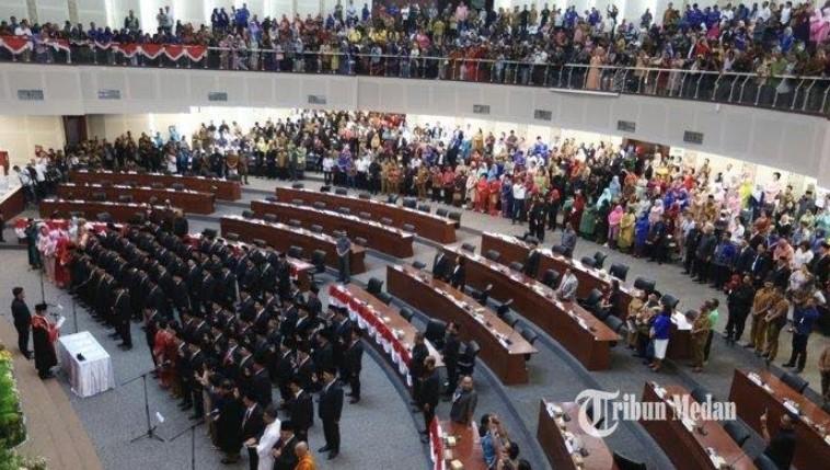Suasana-rapat-paripurna-anggota-DPRD-Sumut-beberapa-waktu-lalu1.jpg