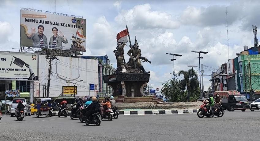 Suasana-seputaran-Tugu-Kota-Binjai-Tampak-baliho-atau-alat-peraga-kampanye_1.jpg