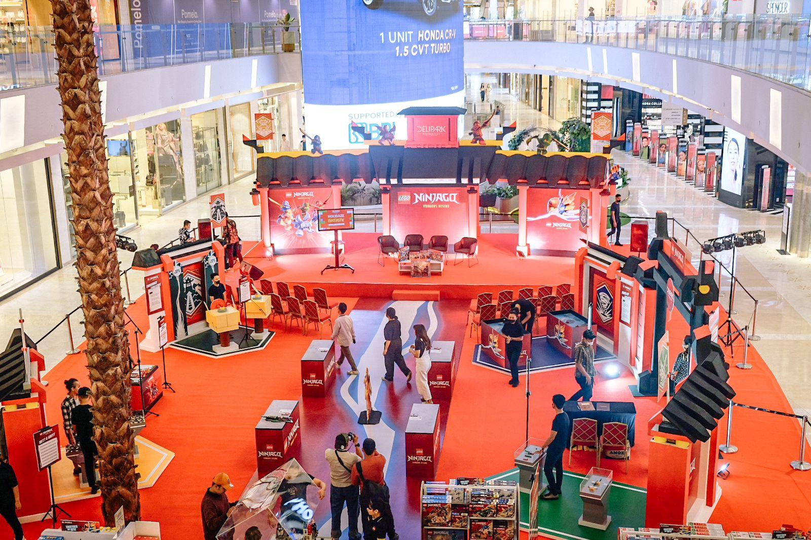 SuasanaEvent-Lego-Ninjago-di-Delipark-Mall-Medan-yang-menghadirkan-berbagai-karakter-Ninjago.jpg