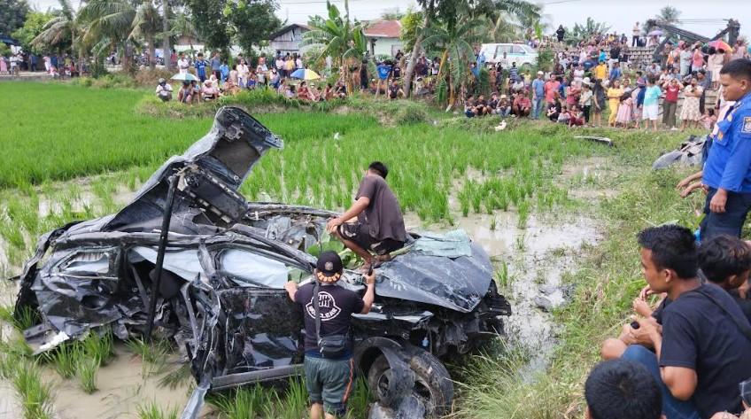 KORBAN KECELAKAAN MAUT: Jasad Ramses Manullang Bersama 5 Anaknya Dimakamkan di Humbang Hasundutan