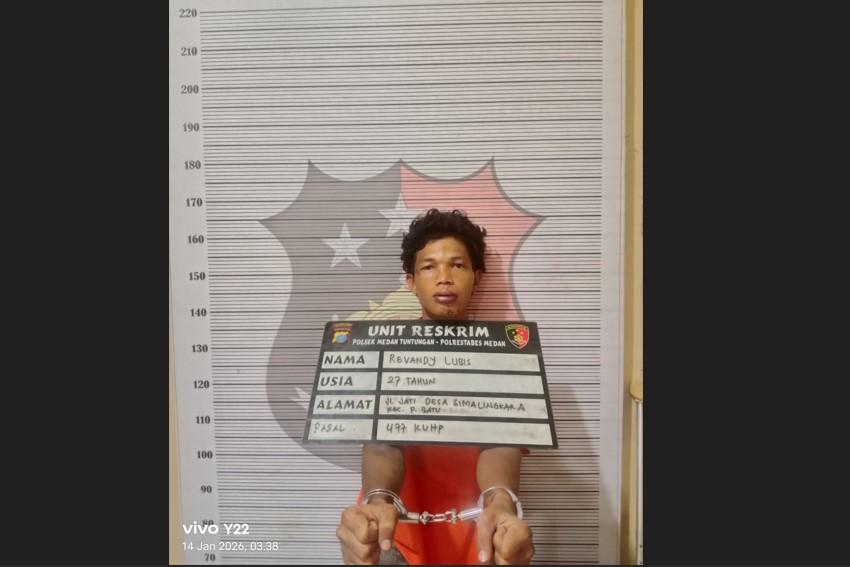 Tampang-Revandy-Lubis-maling-pagar-besi-kuburan-usai-ditangkap.jpg