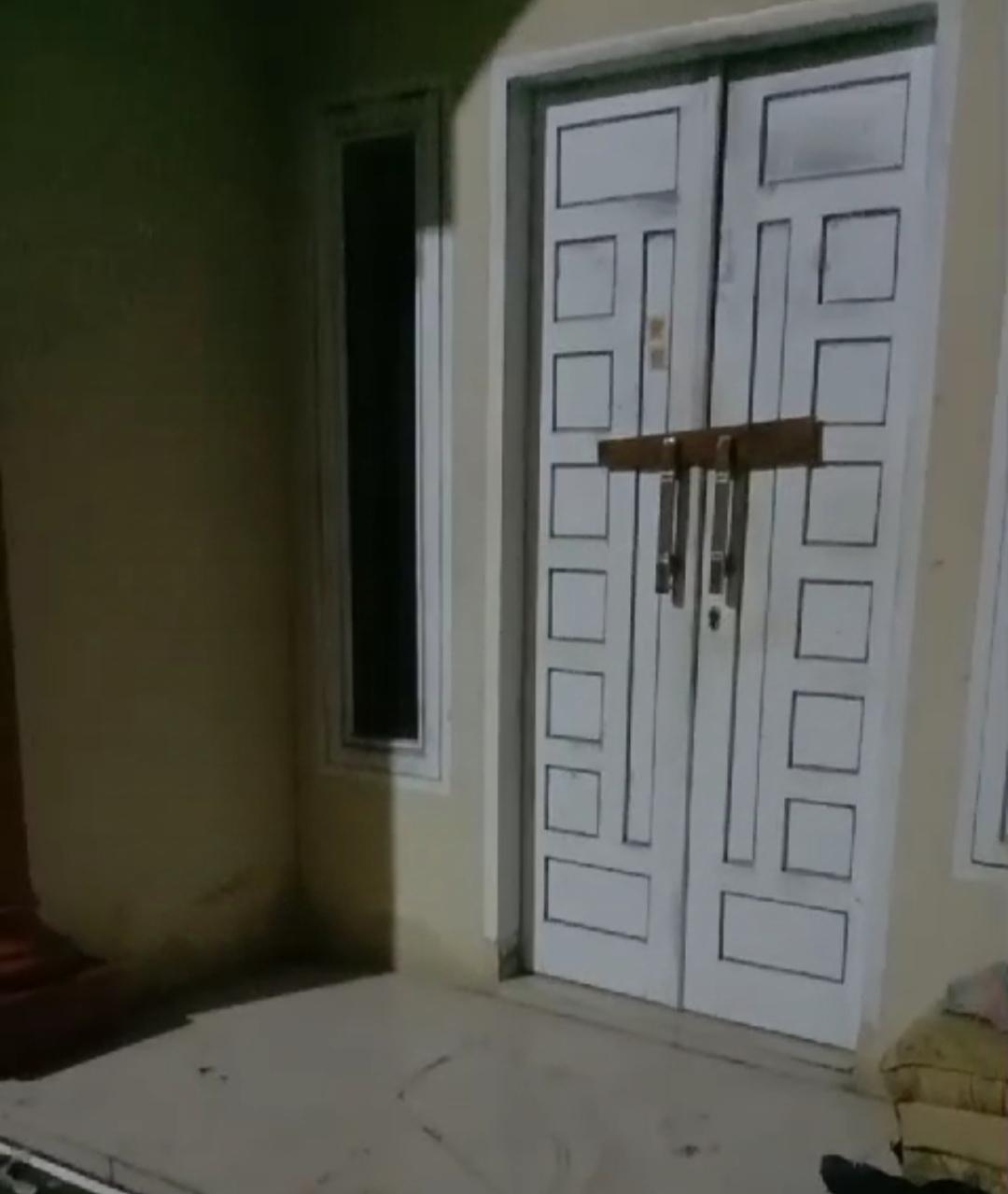 Tangkap-layar-penampakan-salah-satu-pintu-rumah-warga.jpg