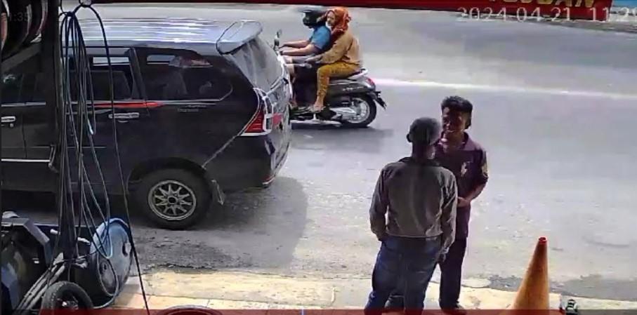 Tangkapan-layar-CCTV-pelaku-perampokan-dan-penculikan-anak.jpg