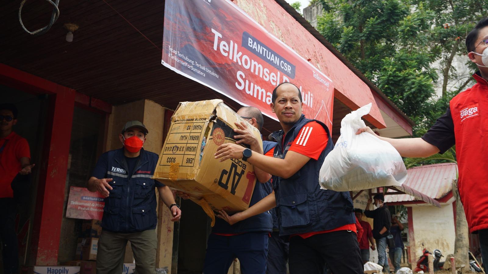 Telkomsel-Salurkan-Bantuan-CSR-Logistik-untuk-Masyarakat-Terdampak-Banjir-di-Aceh-Utara.jpg