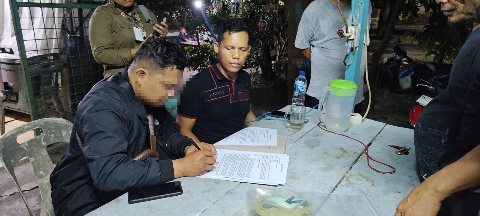 Temuan-mayat-di-Kompleks-Asido-6-telah-dibawa-ke-RSUD-Djasamen.jpg