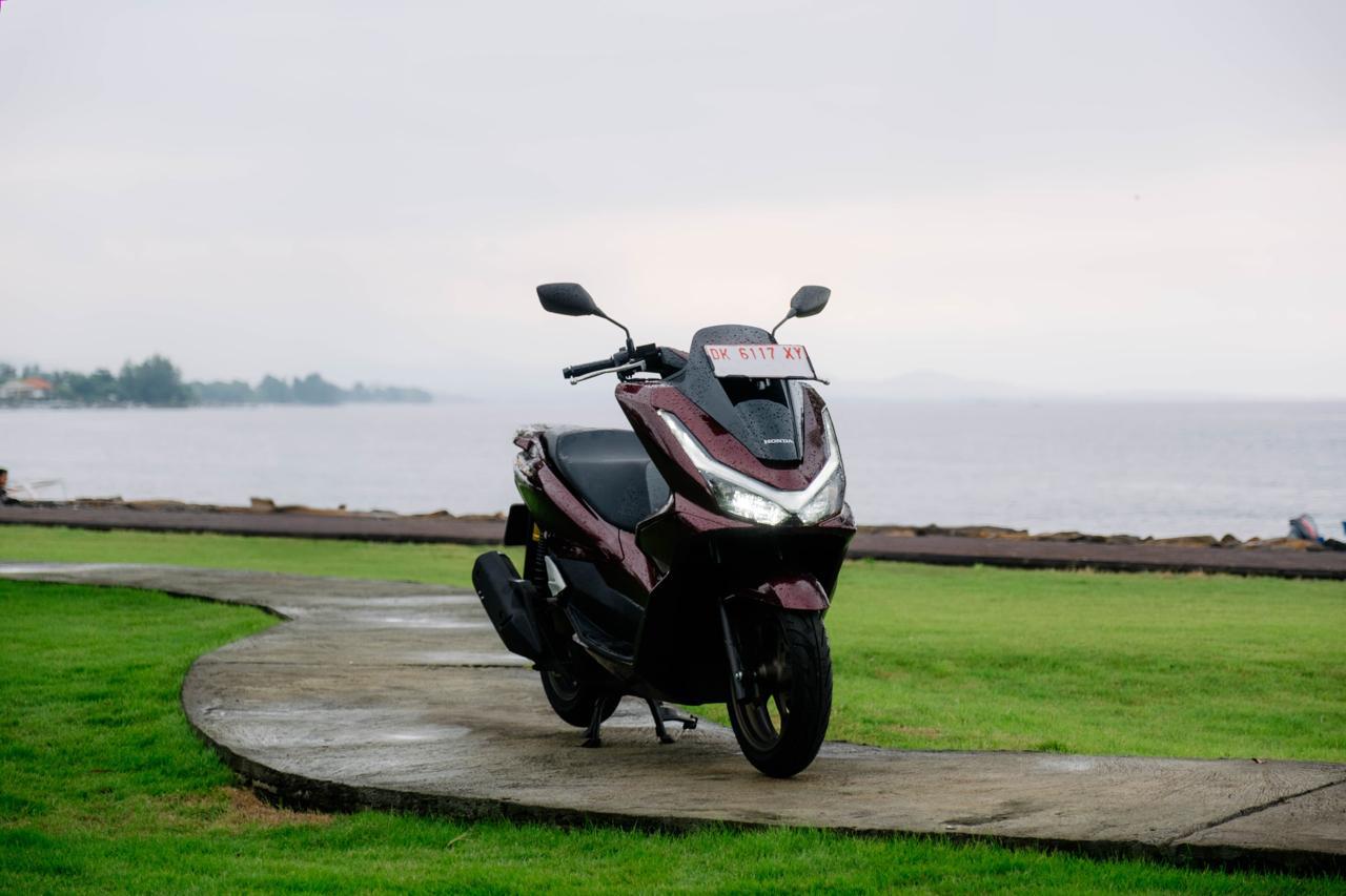 Terbaru-dari-Honda-PCX160-Tetap-Terkoneksi-dan-Bebas-Ribet-dengan-Honda-RoadSync.jpg