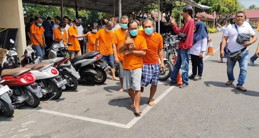 Tersangka-Pincang-ternyata-asam-urat_Polres-Binjai.jpg