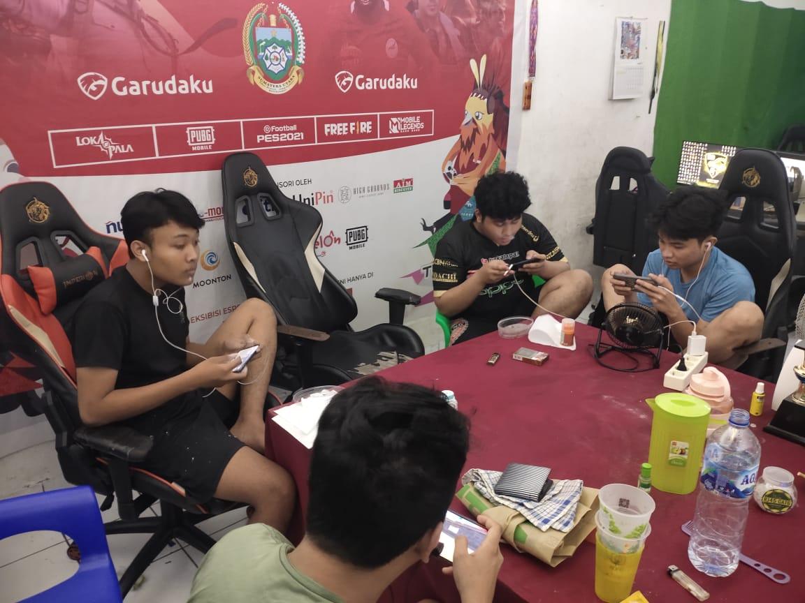 Tim-Free-Fire-Sumut-saat-melakukan-Latihan-Rutin-di-Sekretariat-E-sport.jpg