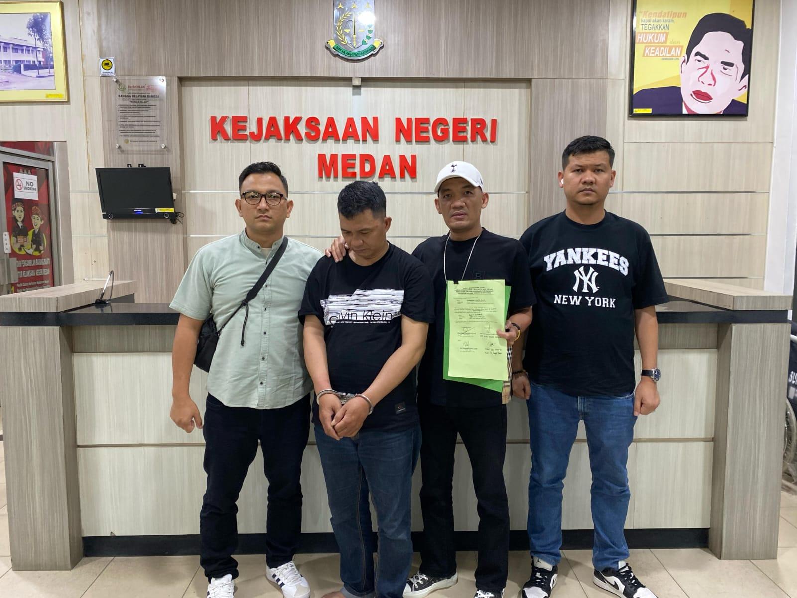 Tim-Intelijen-Kejaksaan-Negeri-Medan-melakukan-penangkapan.jpg