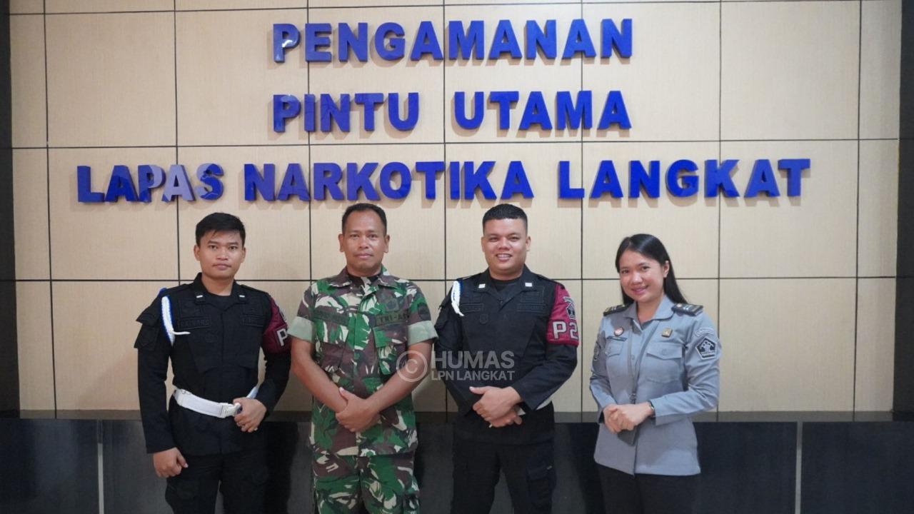 Tingkatkan-Keamanan-Lapas-Narkotika-Langkat-Terima-BKO-Anggota-TNI-Pada-P2U.jpg