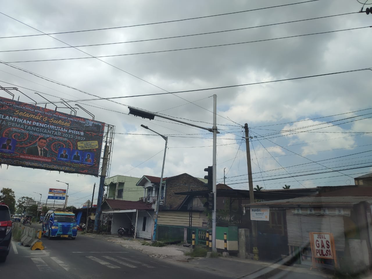 Traffic-Light-di-Simpang-II-Siantar.jpg