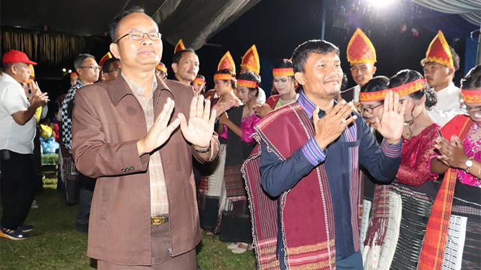 Wakil-Bupati-Kabupaten-Toba-menghadiri-pesta-Gondang-Naposo-di-dua-desa-pada-Sabtu-992023.jpg