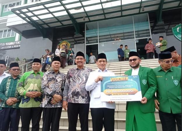 Wamenag RI Kunjungan Kerja ke Medan, Salurkan Bantuan Lembaga Mitra Sebesar Rp 100 Juta