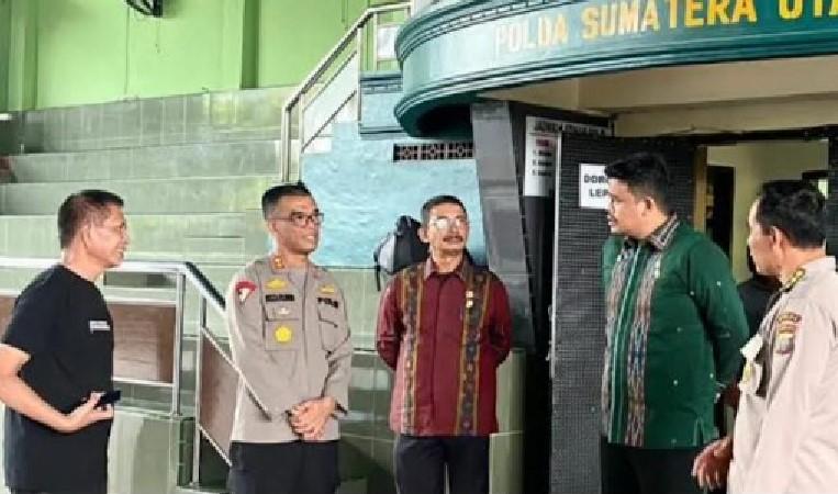 Wali-Kota-Medan-Bobby-Nasution-dan-Kadispora-Medan-Pulungan-Harahap_raf.jpg