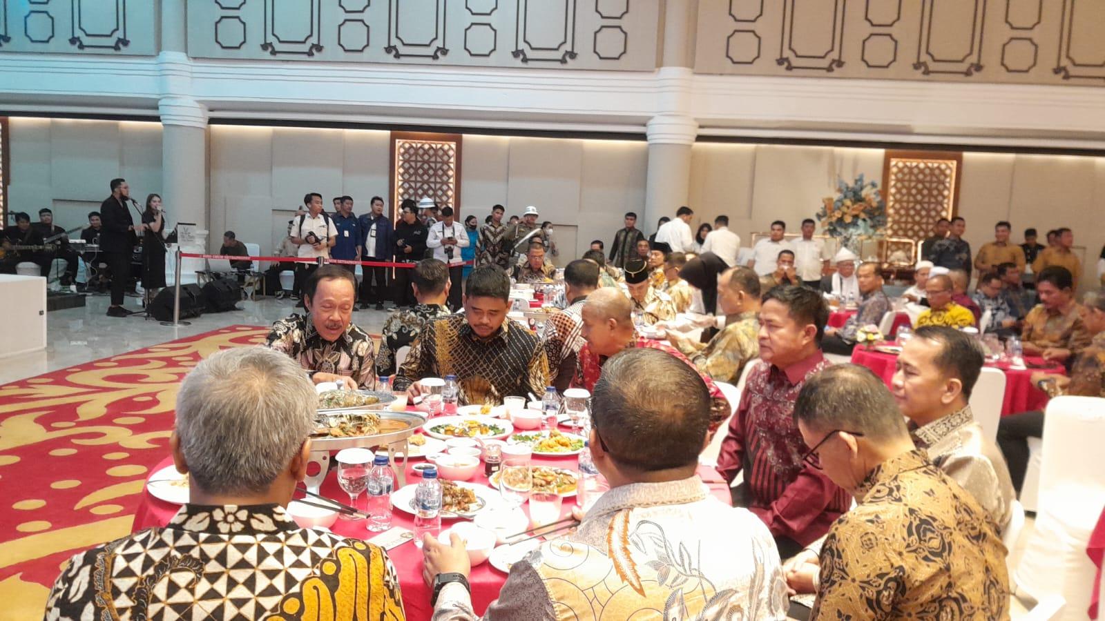 Wali-Kota-Medan-Bobby-Nasution-hadir-dalam-malam-pisah.jpg