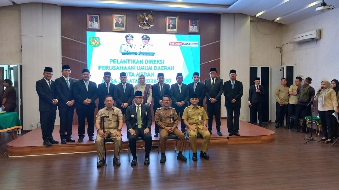 Wali-Kota-Medan-Rico-Tri-Putra-Bayu-Waas-resmi-melantik-12-direksi-lintas-_1.jpg