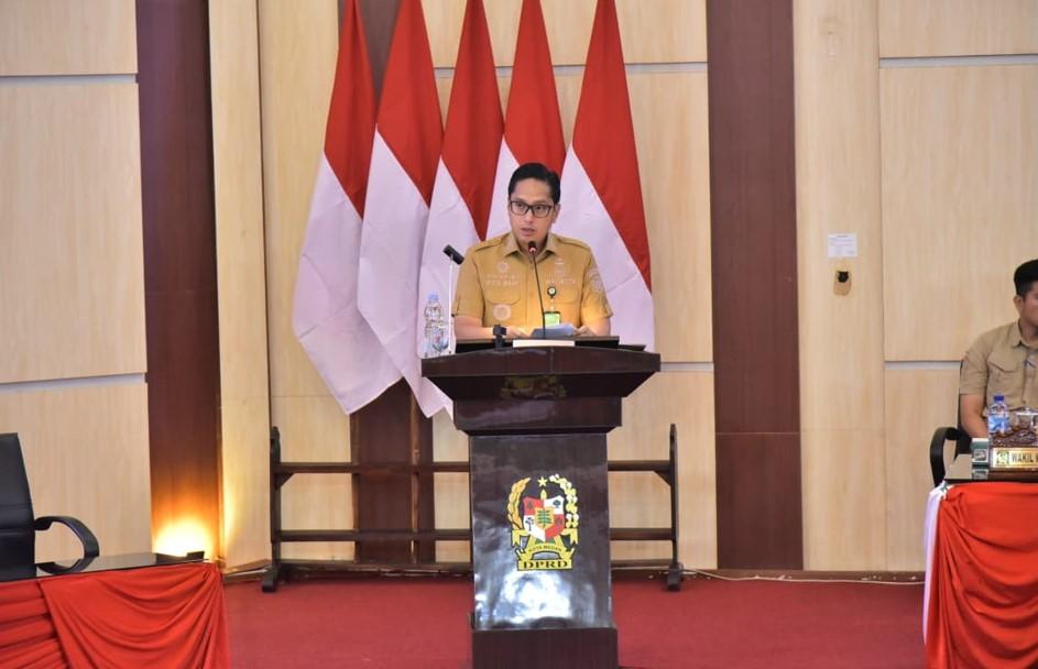 Wali-Kota-Medan-Rico-Tri-Putra-Bayu-Waas-saat-ikuti-paripurna.jpg