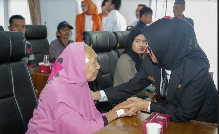 Wali-Kota-Siantar-Susanti-Dewayani_Bedah-Rumah-di-Siantar_.jpg