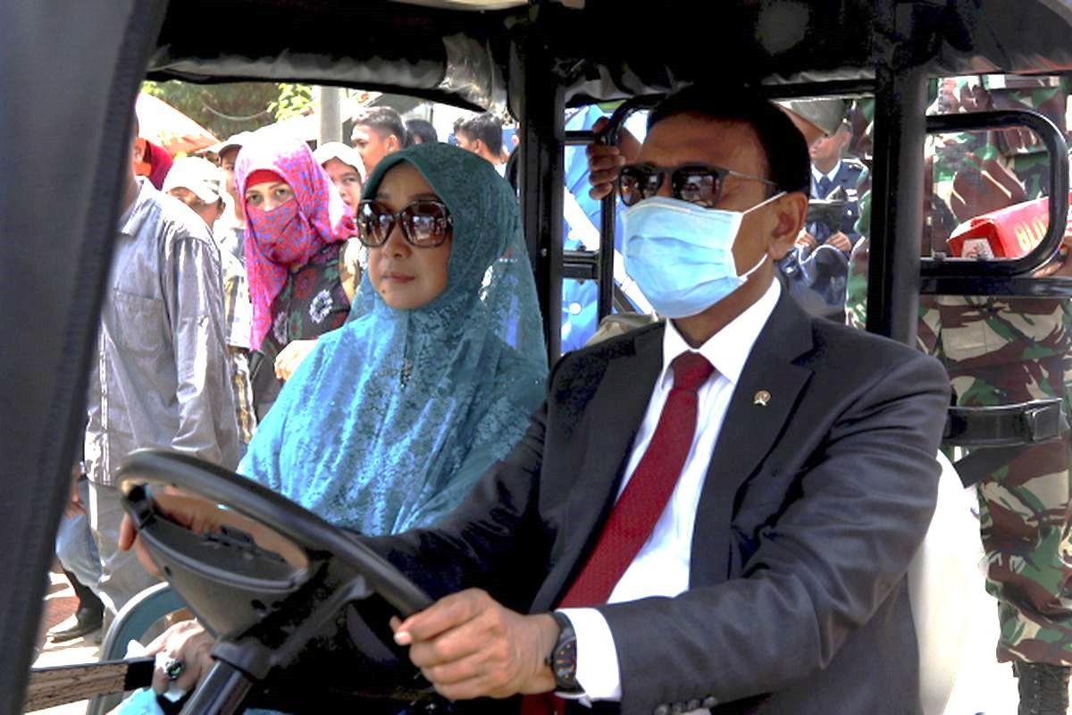 Wiranto-dan-Istri-Rugaiya-Usman.jpg