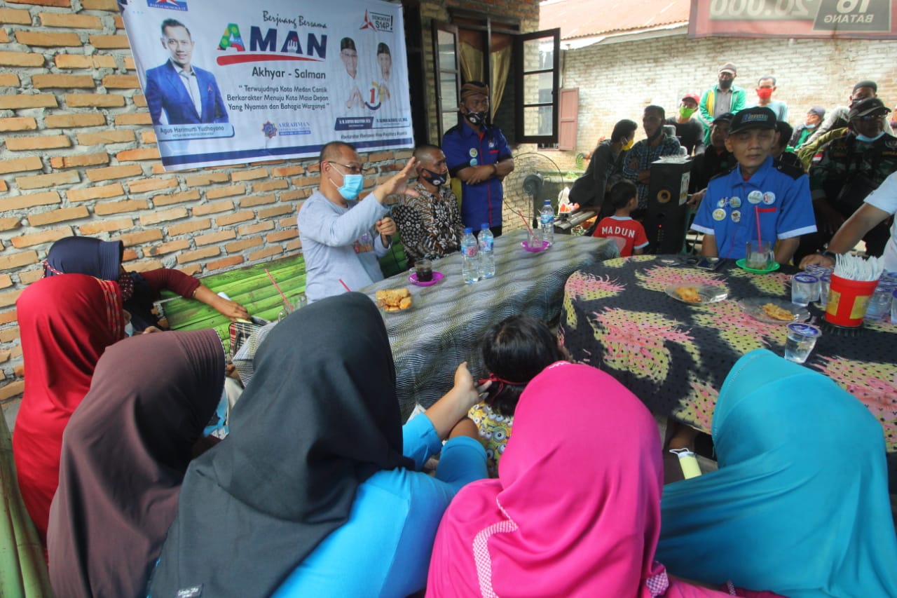 Temui Para Tukang Becak, Akhyar Nasution Diteriaki Emak-emak: Akhyar I Love You