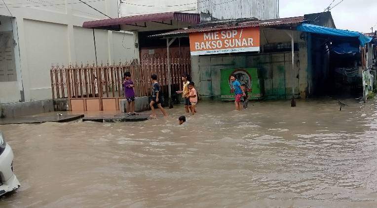 1.509 Rumah di Kota Tebingtinggi Tinggi Terendam Banjir Hingga Jalan Lintas Sumatera