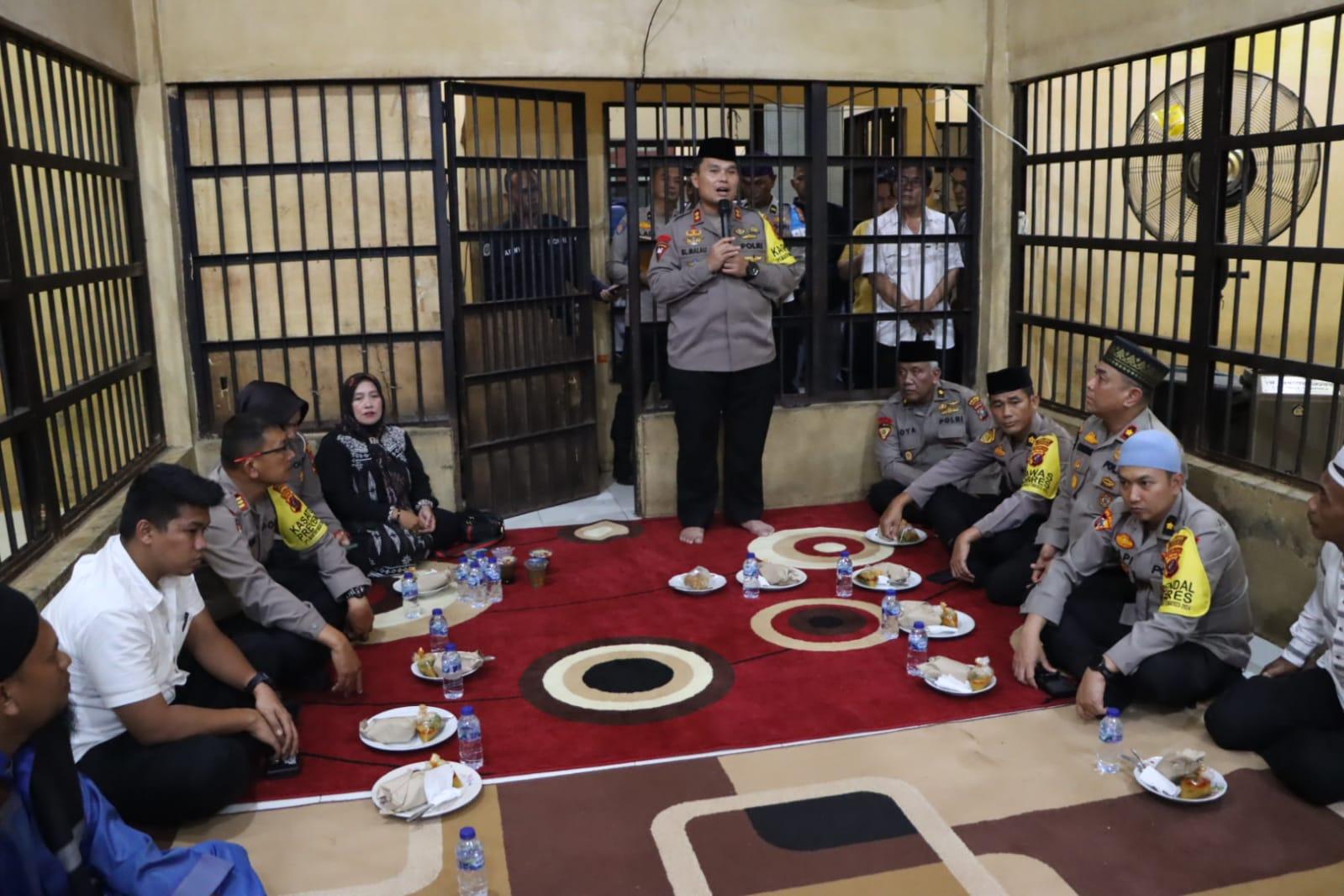 bukber-dengan-tahanan-POLRES-LABUHANBATU.jpg