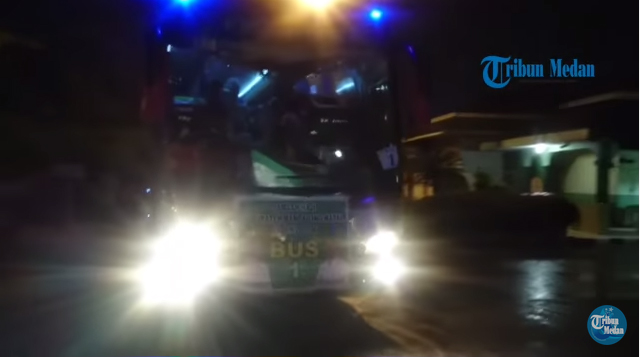 bus-ibadah-haji-tribun_20170811_120742.jpg