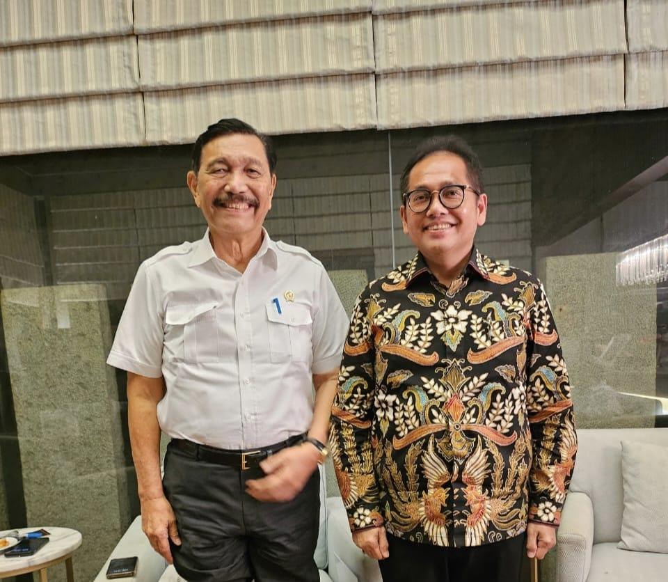 dr-Suryadi-kanan-saat-bertemu-dengan-Menkomarves-Luhut-Binsar-Panjaitan-beberapa-waktu-lalu.jpg