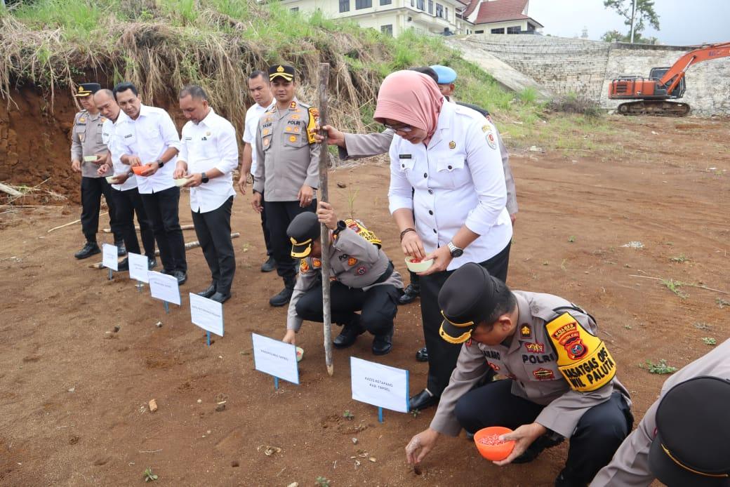 dukungan-Polres-Tapsel-terhadap-program-ketahanan.jpg
