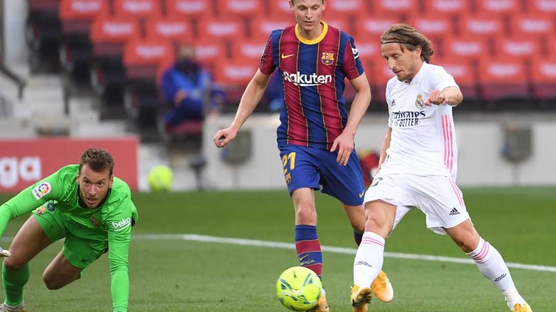 el-clasico-real-madrid-vs-barcelona-modric.jpg