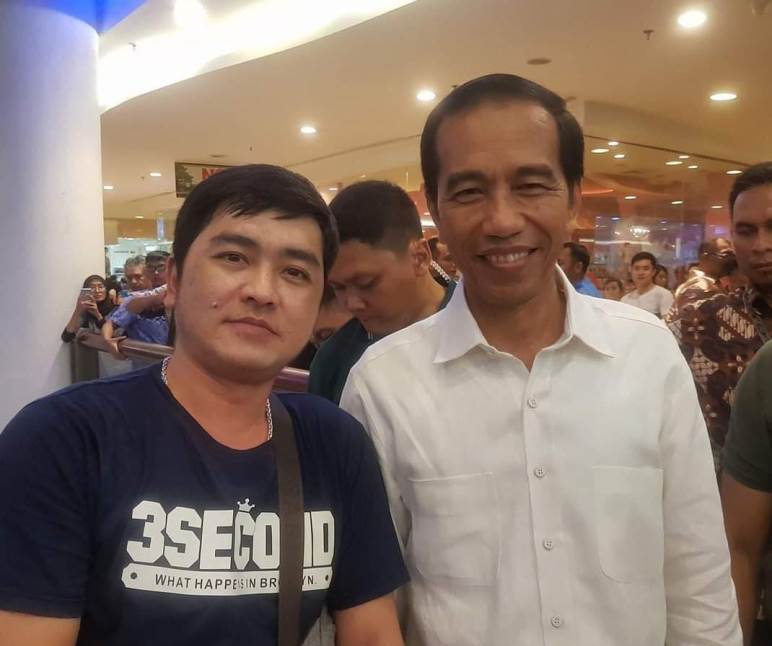 foto-kenangan-asiong-dan-presiden-jokowi.jpg