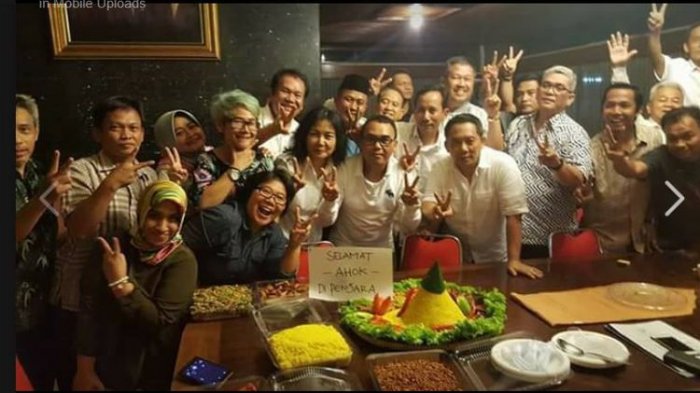 Beredar Foto Syukuran Atas Vonis Penjara Ahok, Prabowo: Itu Spontanitas