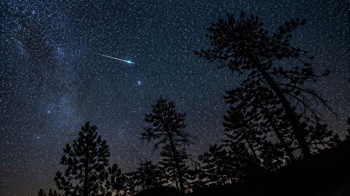 Fenomena Hujan Meteor Lyrid, saat Puncaknya Ada 18 Meteor Per Jam Terlihat