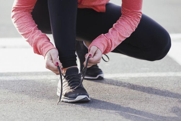 ilustrasi-sepatu-lari-atau-jogging.jpg