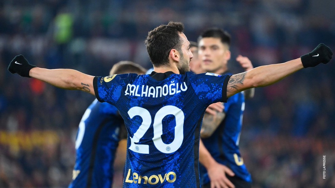inter-calhanoglu-as-roma.jpg
