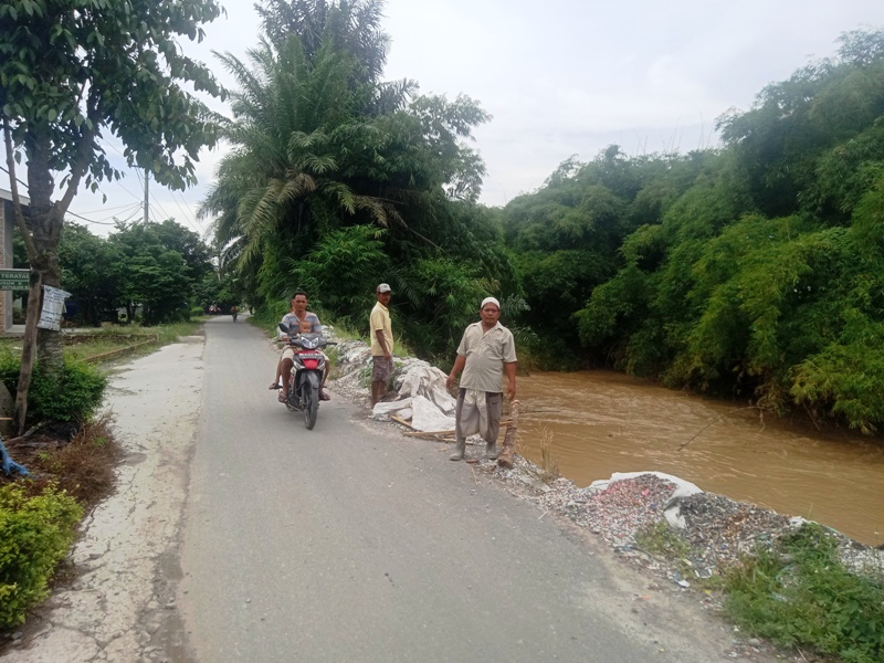 jalan-longsor-desa-dalu-x-deliserdang.jpg