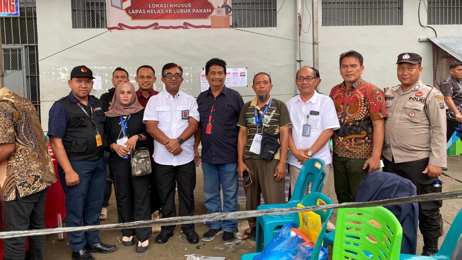 kakanwil-pantau-pilkada-2024-di-lapas-lubuk-pakam.jpg