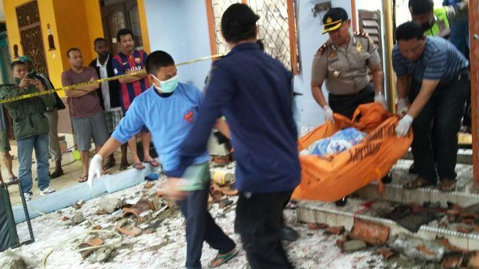 Satu Keluarga Tewas tak Wajar, Polisi Menduga Pembunuhan hingga Turunkan Tim Forensik