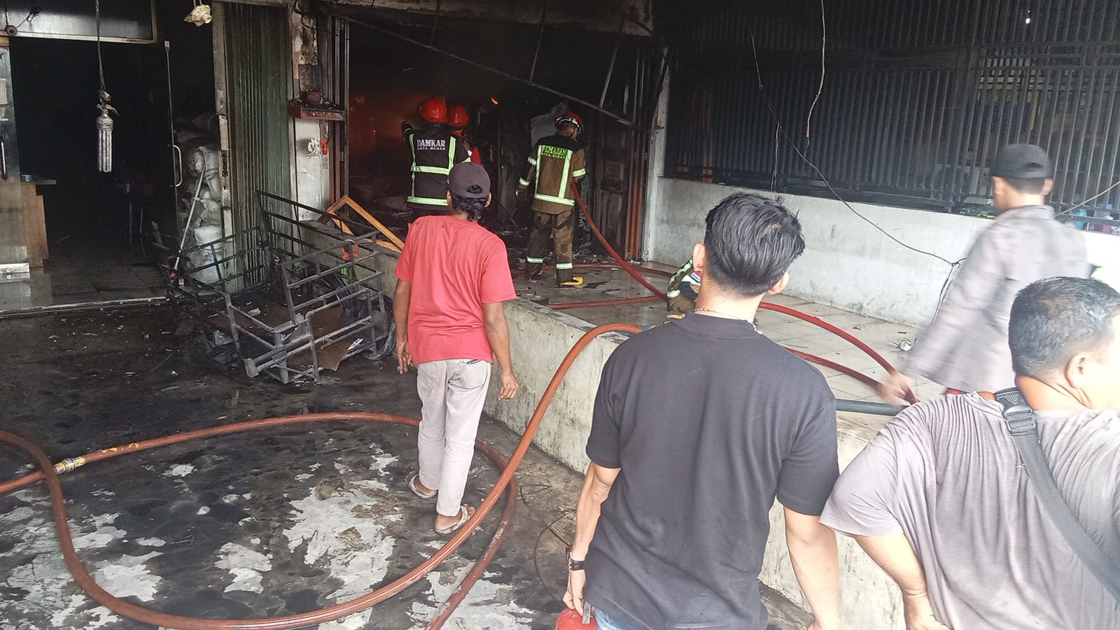 kebakaran-toko-elektronik.jpg
