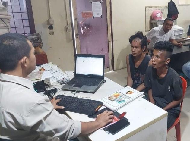 Dua Pria Babak Belur dan Diikat di Pohon setelah Ketahuan Mencuri Besi, Berikut Identitasnya