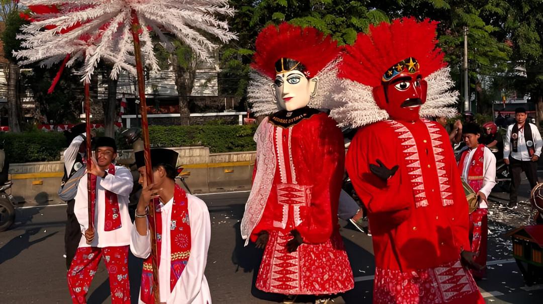 kesenian-ondel-ondel-Betawi.jpg