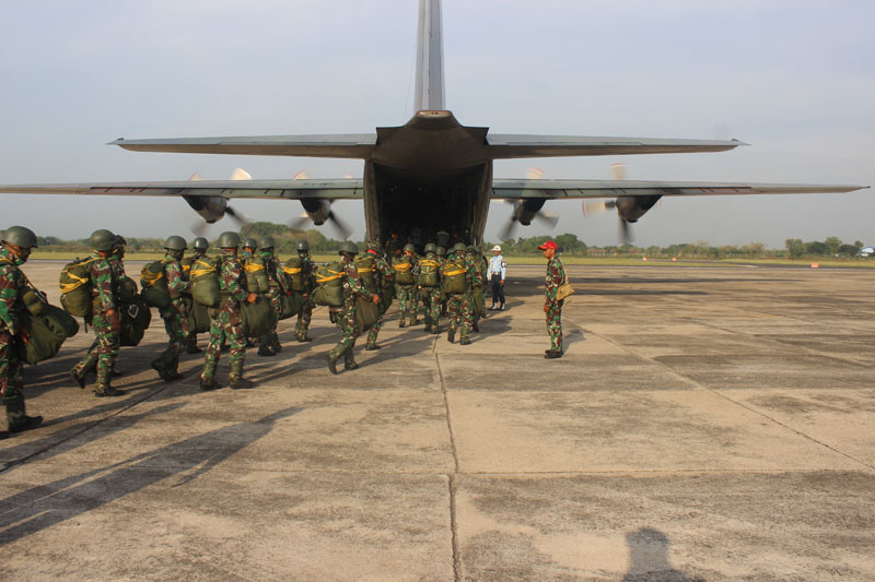 KOSTRAD MARINIR Diterjunkan ke Jayapura, Sudah 30 Pengunjukrasa Anarkis yang Ditangkap