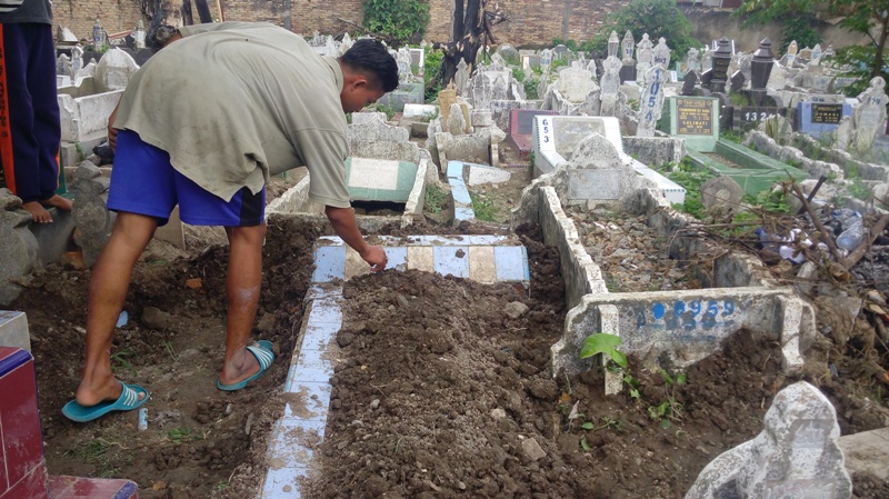 Ditolak Warga Kampung, Jenazah Penyerang Mapolda Dikubur Bersama Kakek dan Neneknya