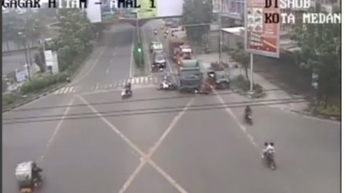 Memilukan, Tangis dan Ciuman Terakhir Ida untuk Suami dan Dua Anaknya yang Jadi Korban Truk Maut