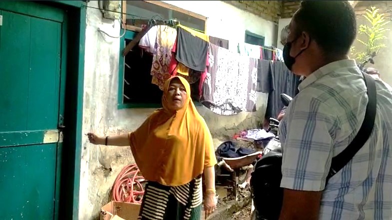 lokasi-penemuan-mayat-bayi-di-sumur-rumah-kosong-Jalan-Pahlawan.jpg