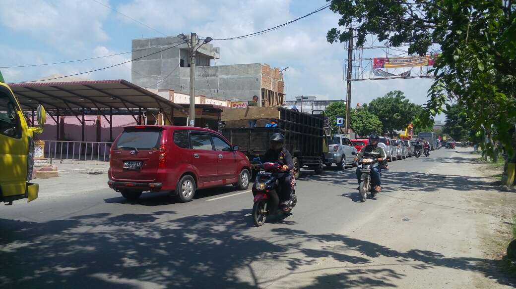 H-1 Lebaran, Macet Berkilometer Jalinsum di Titik Ini