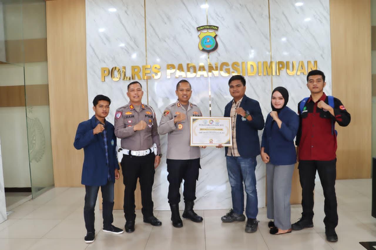 Ketika Mahasiswa Datang Membawa Apresiasi, Kapolres Padangsidimpuan Perkuat Jembatan Kolaborasi - Tribun-medan.com