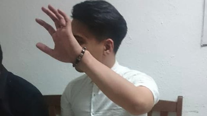 Mahasiswa S3 Ini Kepergok Melakukan Hal Tak Senonoh di Toilet Pria, Akhirnya Memalukan