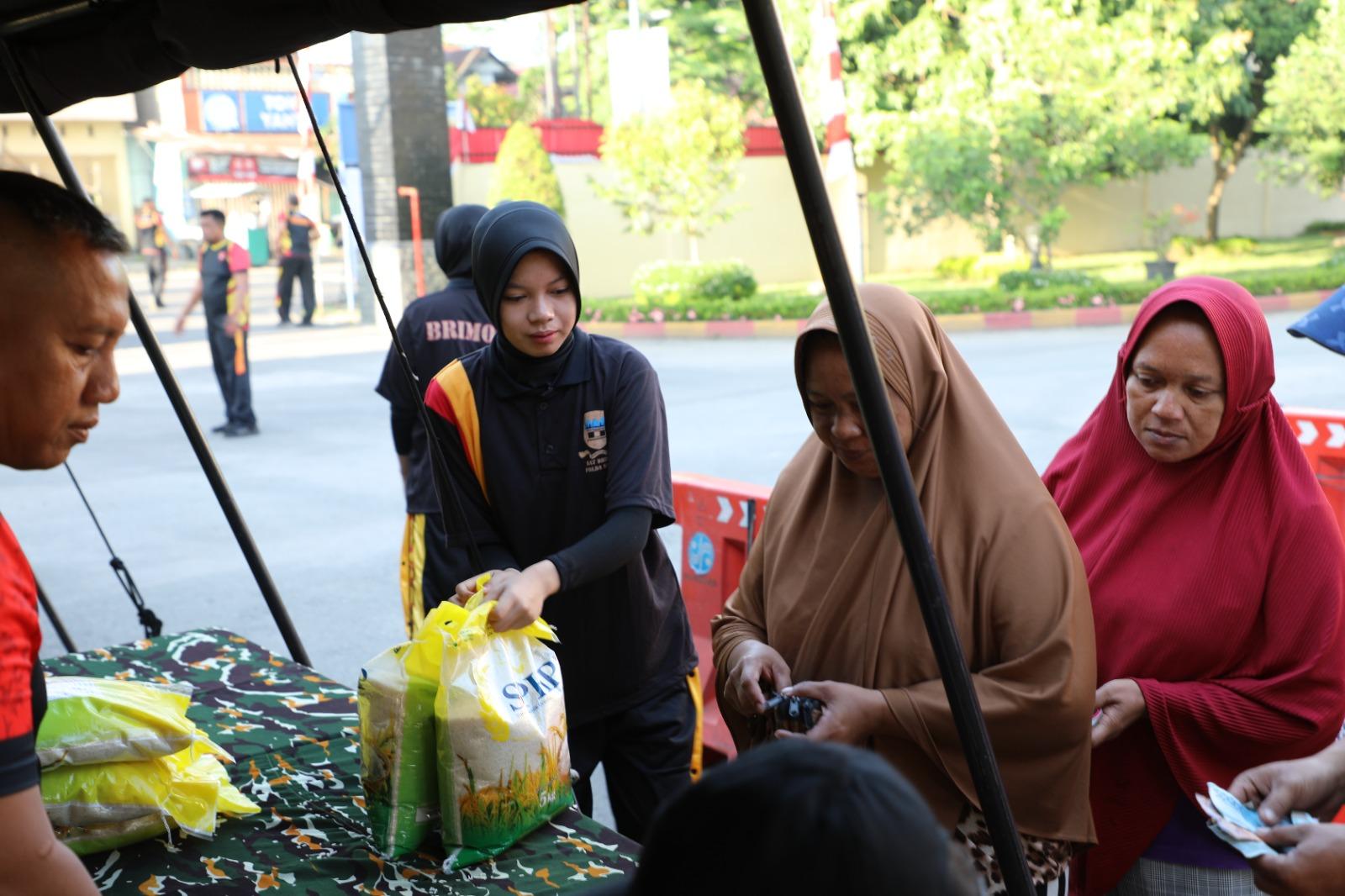 Brimob Sumut Tak Hanya Jaga Keamanan, Tapi Juga Ringankan Beban Warga Lewat Gerakan Pangan Murah